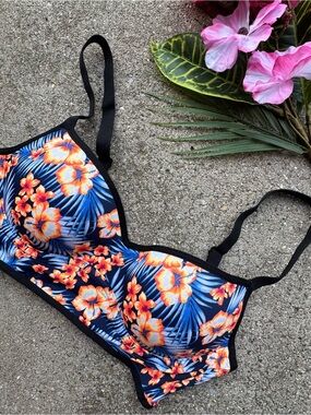 PINK Victoria’s Secret Tropical Print Bralette Size Small